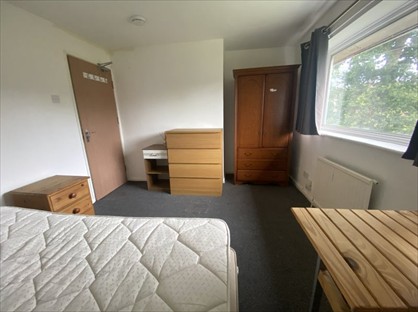 Room in a Shared House, Street Lane, LS8