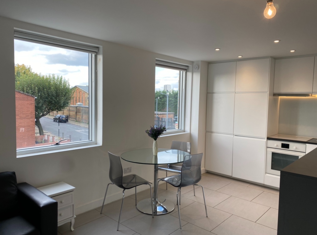 Room in a Shared Flat, St Rule St, SW8 photo 5