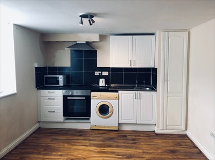 Studio Flat, Folkestone Road, CT17