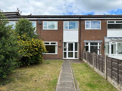 3 Bed Terraced House, Peveril Walk, SK11