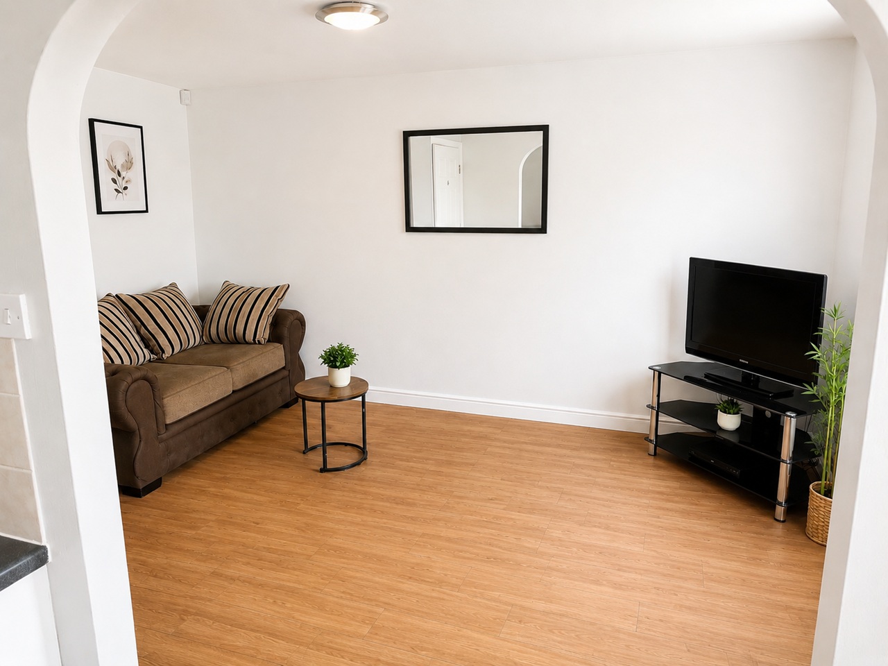 2 Bed Flat, Woodnewton Close, M18 photo 2