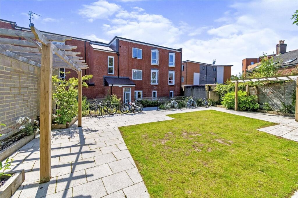 2 Bed Flat, Bevois Valley Road, SO14