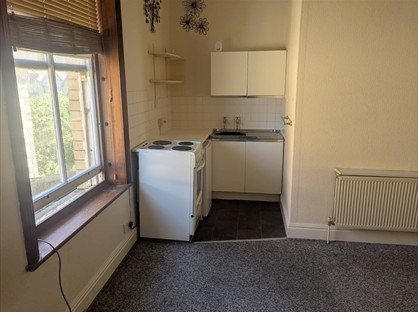 Studio Flat, Clifton Drive North, FY8