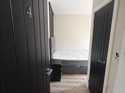 Room in a Shared House, Dacy Road, L5
