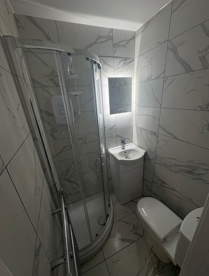 Room in a Shared House, Dacy Road, L5 photo 3