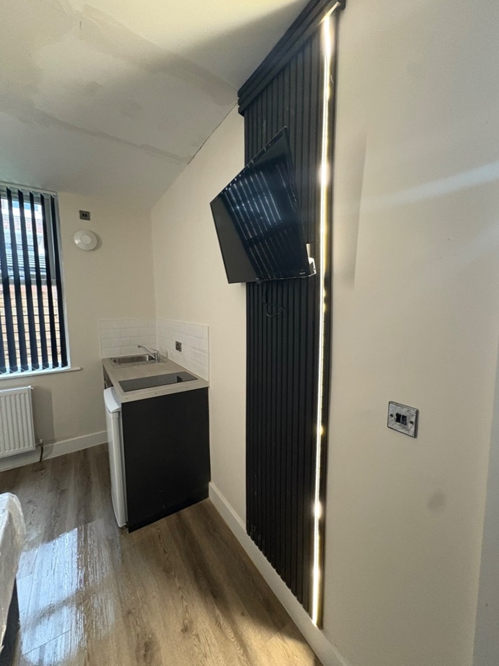 Room in a Shared House, Dacy Road, L5 photo 4