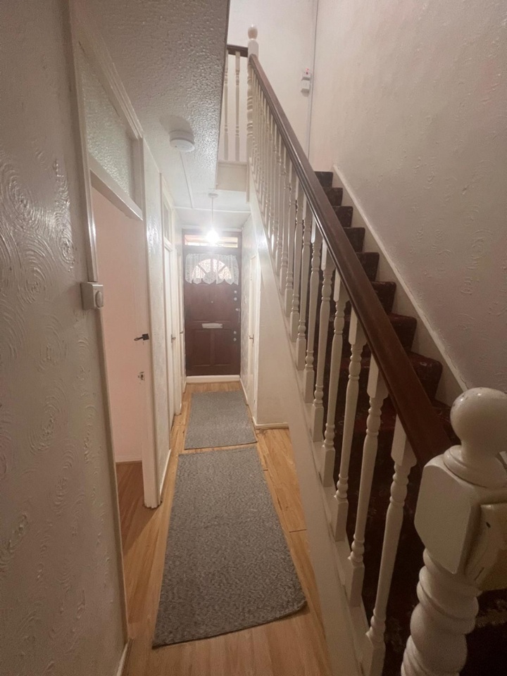 4 Bed Maisonette, Longnor Road, E1 photo 2