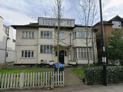 3 Bed Flat, Woodside Green, SE25