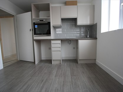 Studio Flat, Lillie Road, SW6