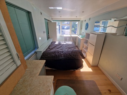 Room in a Shared House, Poplar Road South, SW19
