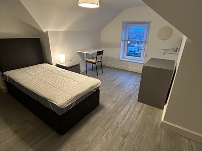 Room in a Shared House, High Road, DN4