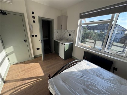 Studio Flat, Pembroke Avenue, EN1