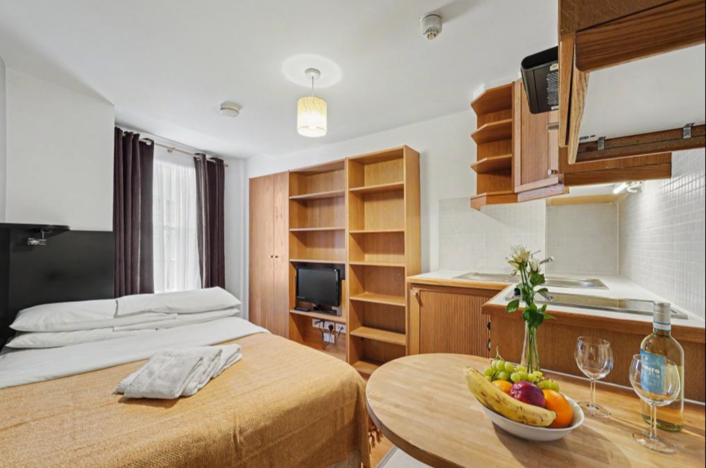 Studio Flat, Cartwright Gardens, WC1H
