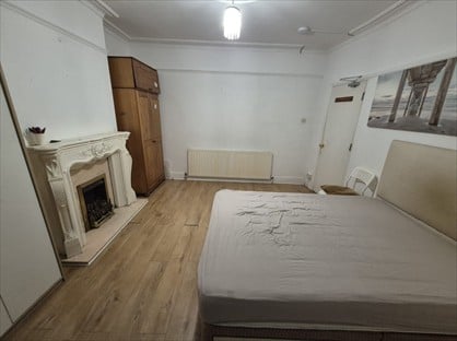 Room in a Shared House, Hillingdon Hill, UB10
