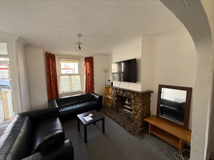 3 Bed Terraced House, Selbourne Road, ME7