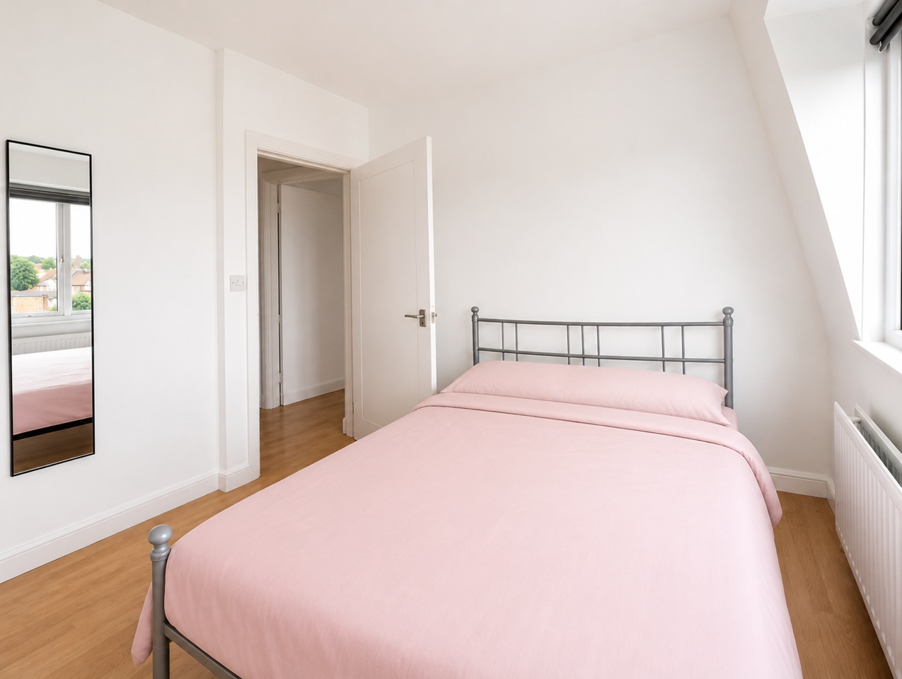 1 Bed Flat, Brook Green, W14 photo 4
