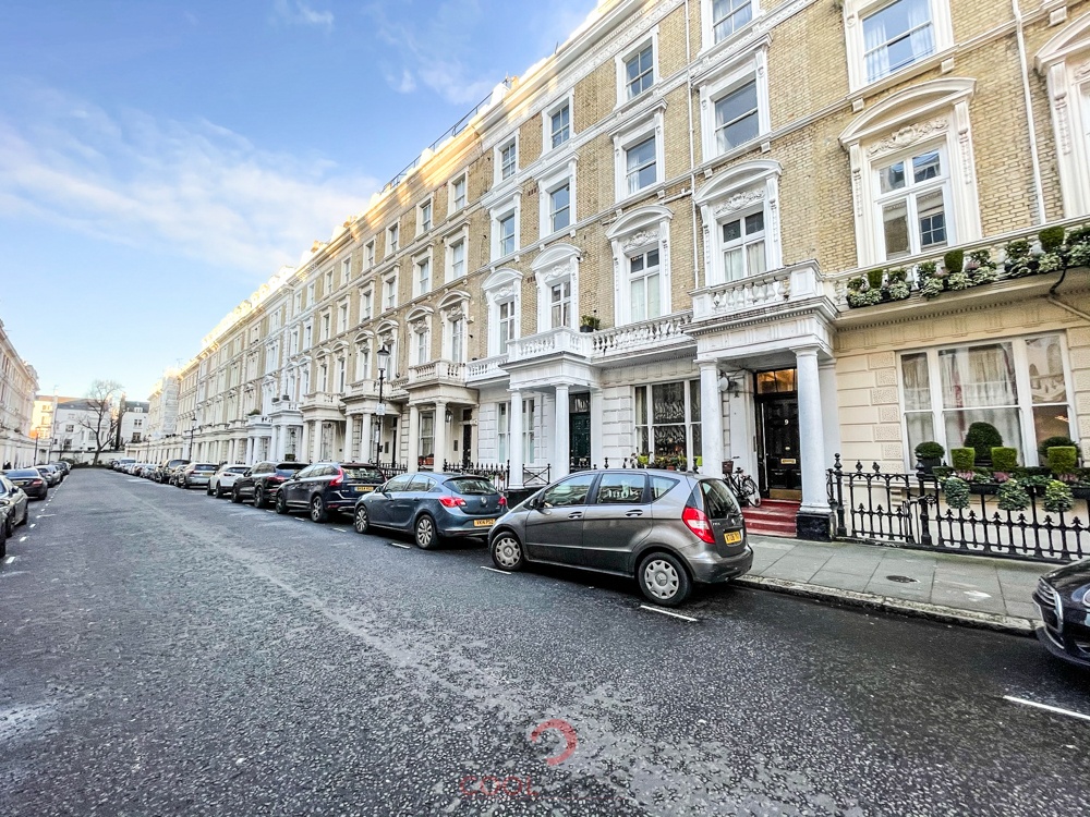 Studio Flat, London, W2