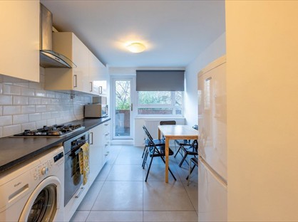 3 Bed Flat, Carnoustie Drive, N1