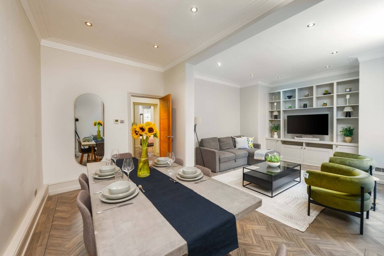 2 Bed Flat, Evelyn Gardens, SW7 photo 2