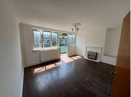 Room in a Shared Flat, Clichy House, E1