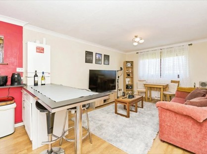 1 Bed Flat, The Cedars, KT2