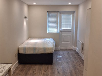 Studio Flat, Leavesden Road, WD24