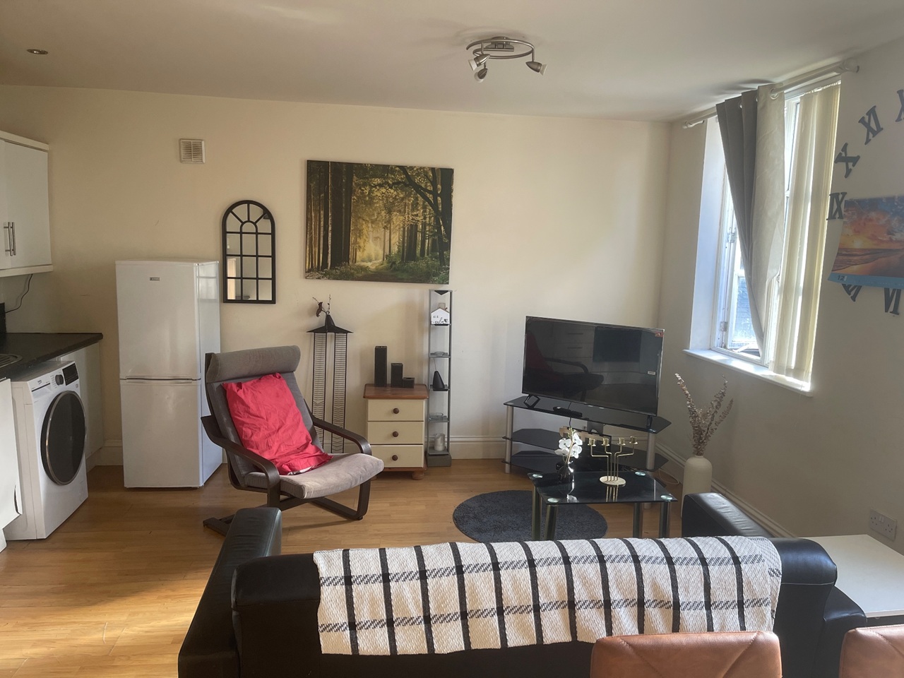 Room in a Shared Flat, Beech Street, L7