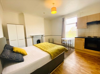 Bedsit, Balby Road, DN4