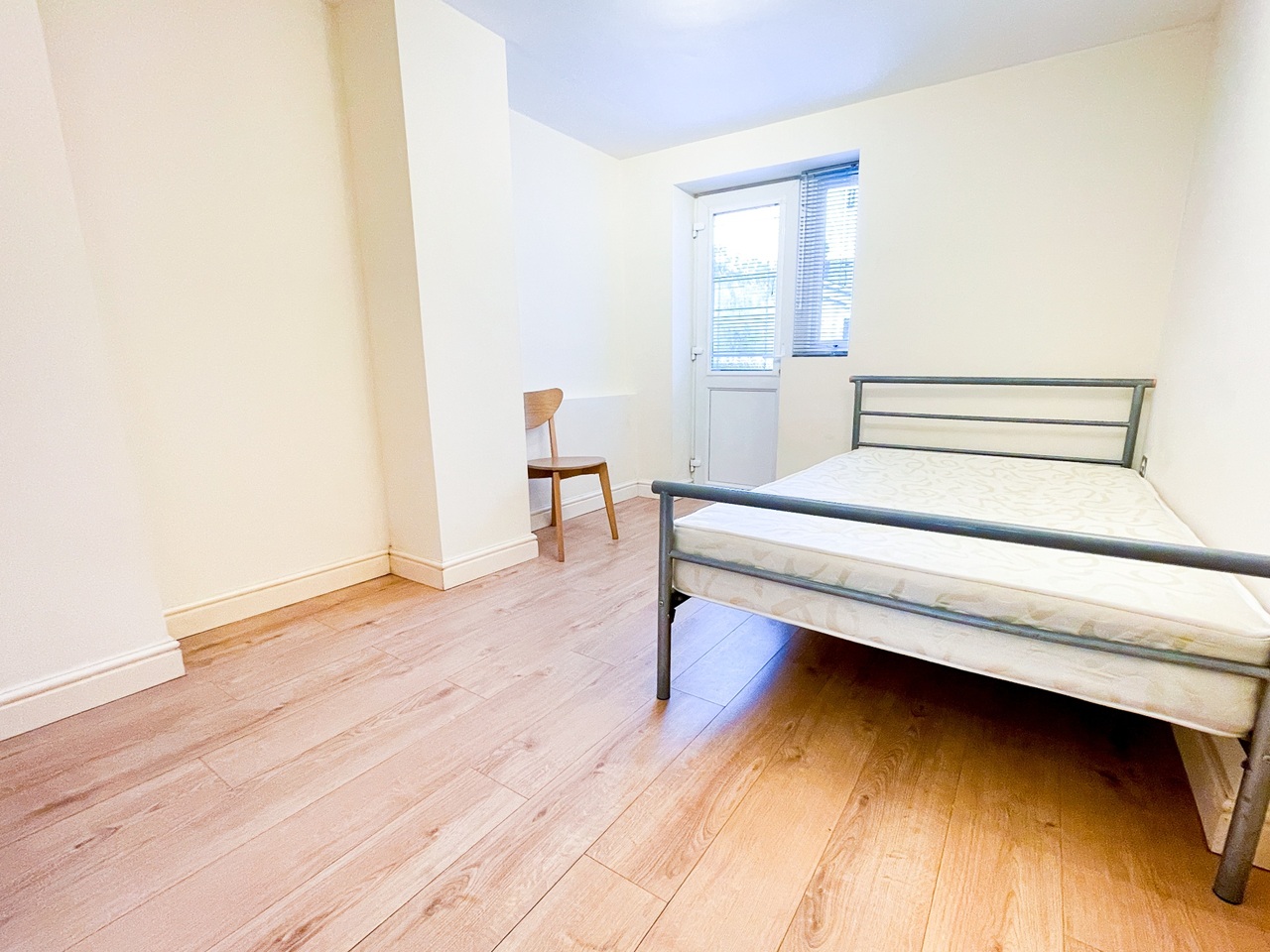 1 Bed Flat, Mackintosh Place, CF24 photo 3