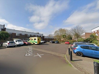 Studio Flat, Rickard Close, SW2