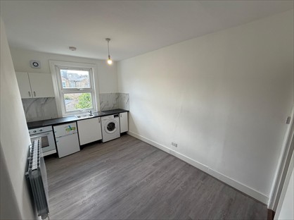 Studio Flat, Cranleigh Road, N15