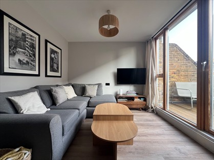 3 Bed Flat, Norton House, SW9