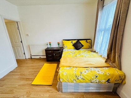4 Bed Terraced House, Queens Road, UB2