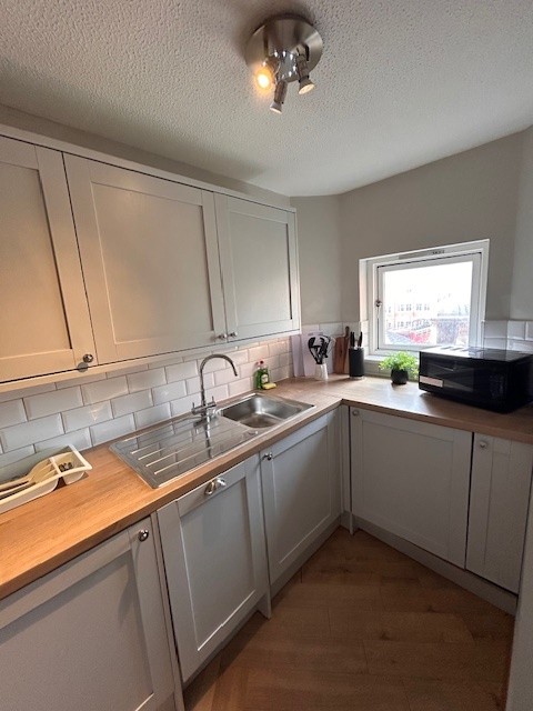1 Bed Flat, Gloucester Green, OX1 photo 4