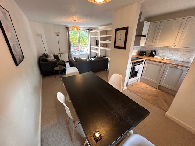 1 Bed Flat, Gloucester Green, OX1 photo 2