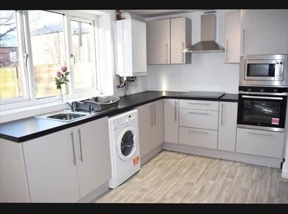 6 Bed Terraced House, Grimshaw Lane, M24