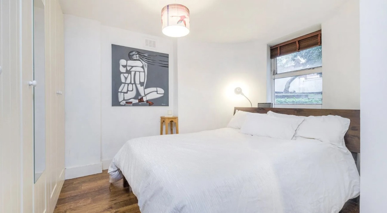 2 Bed Flat, London, N7 photo 3