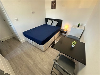 Room in a Shared Flat, Links Road, NW2