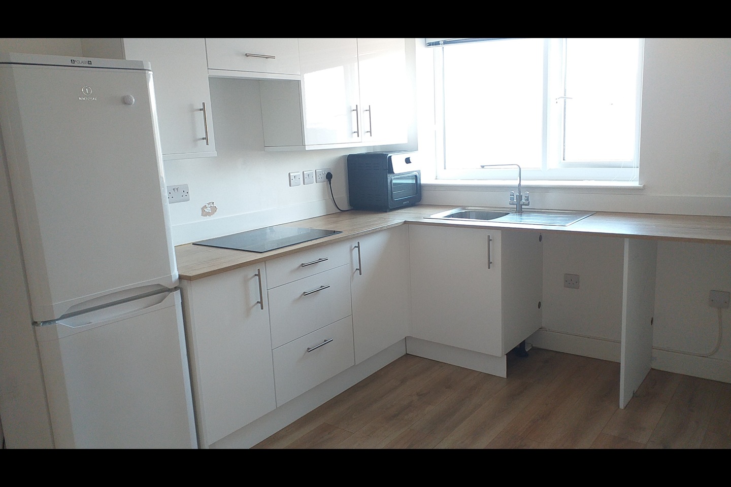 2 Bed Flat, Chalk Court, NG9 photo 4