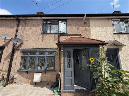 3 Bed Terraced House, Dronfield Gardens, RM8