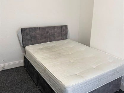 Room in a Shared House, Lower Mayer St, ST1