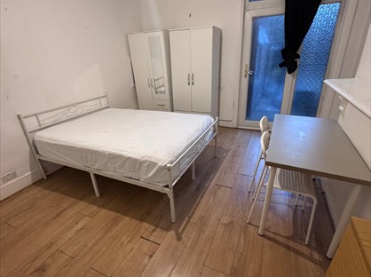 Room in a Shared Flat, Whitburn Road, SE13