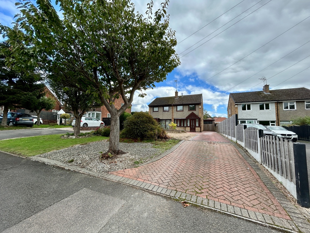 Chesterfield - 3 Bed Semi-Detached House, Deerlands Road, S42 - To Rent ...