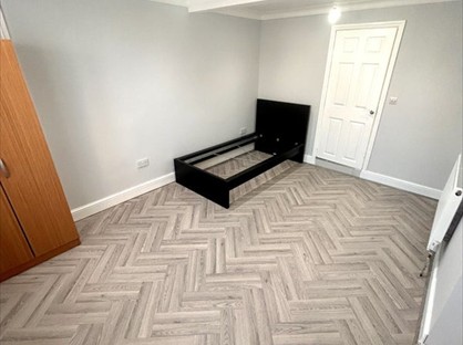 Studio Flat, Manser Road, RM13