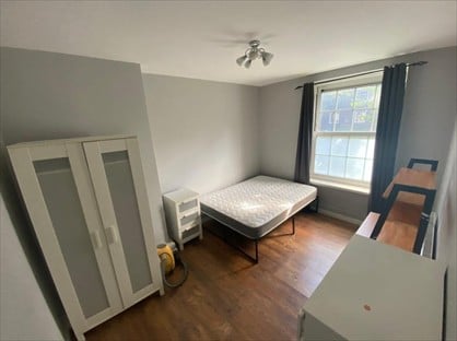 Room in a Shared Flat, Woods House, SW8