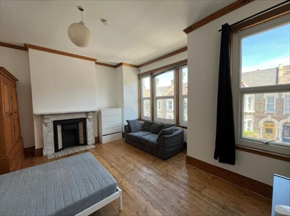 Room in a Shared House, Leander Road, SW2