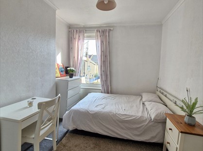 Room in a Shared House, Priory Road, IG11