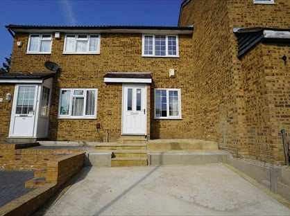 2 Bed Detached House, Doveney Close, BR5