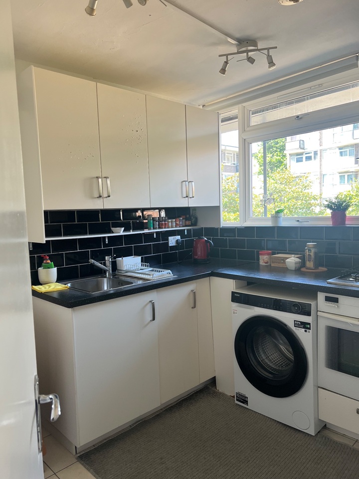 2 Bed Flat, Throsby Street, N1 photo 5