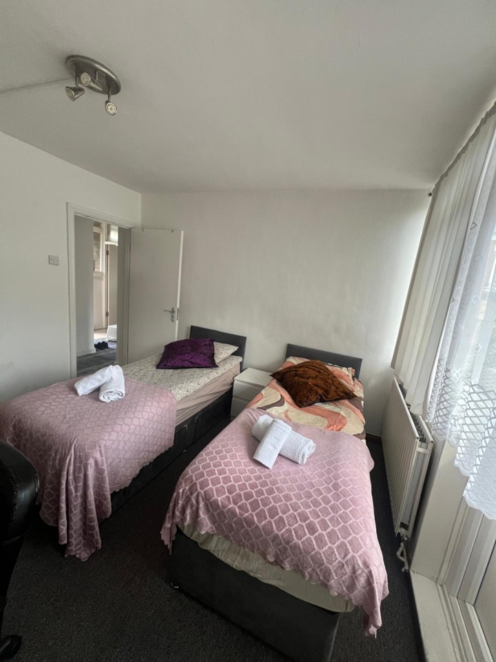 2 Bed Flat, Throsby Street, N1 photo 4
